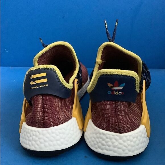 Athletic_Shoes